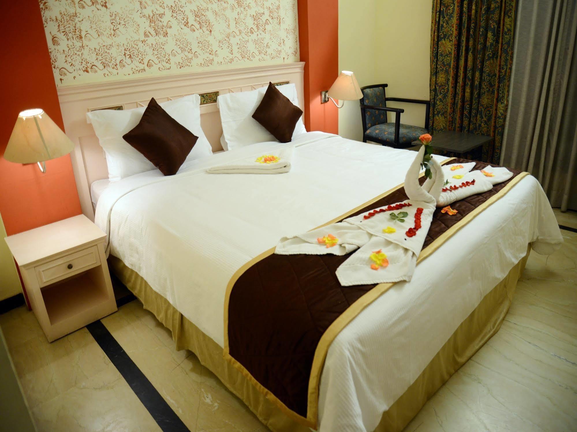 Glm Meridian Chennai Exterior foto